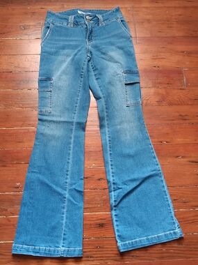 Y2K YMI Jeans USA 1/25 Women’s Low Rise Denim Vintage Style Bell Bottom Style